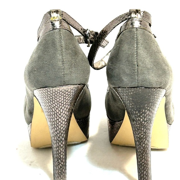 2B Bebe Gray Silver Stiletto Platform Heels Pumps Faux Suede Snake Women Size 8 - Picture 4 of 12